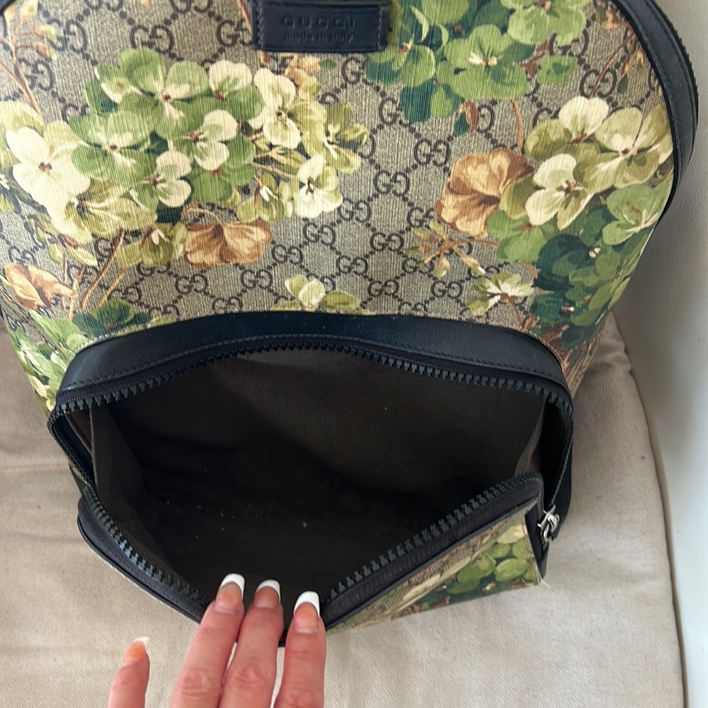 Gorgeous rare Gucci bookbag - Picture 2 of 8